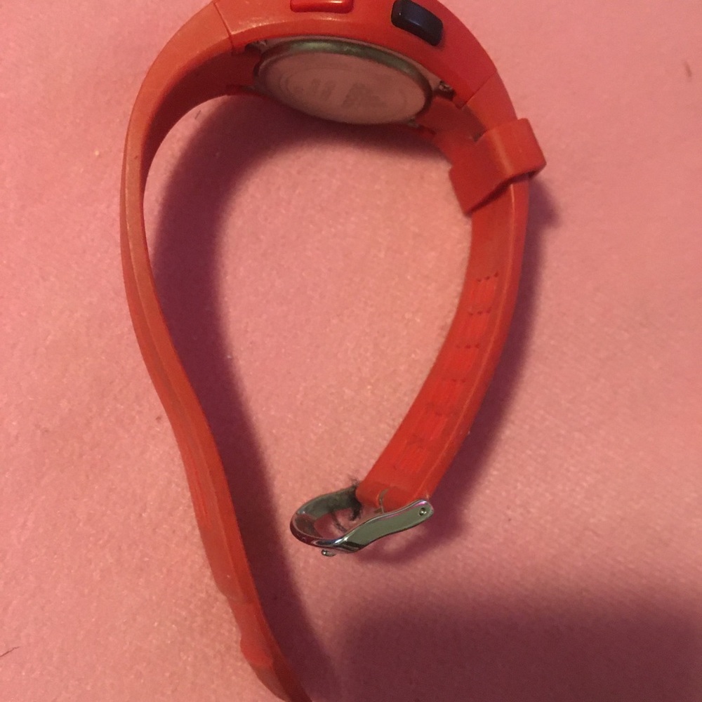 Adidas watch - Picture 6 of 8